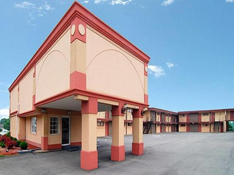 Super 8 By Wyndham Greensburg Luaran gambar